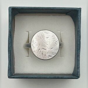 Line Etched Silver Tone Ring—Size 9